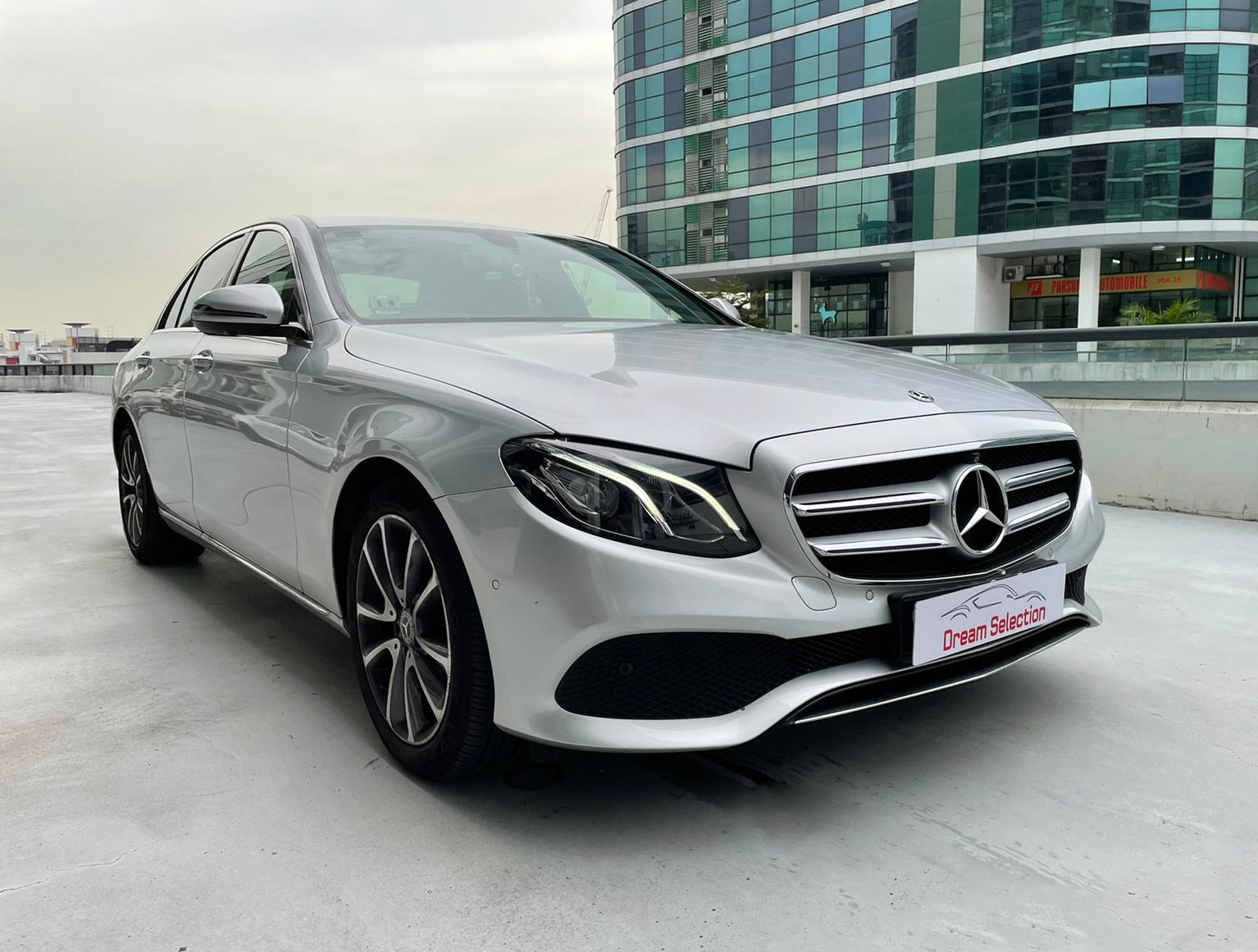Second-hand car Mercedes-Benz E250